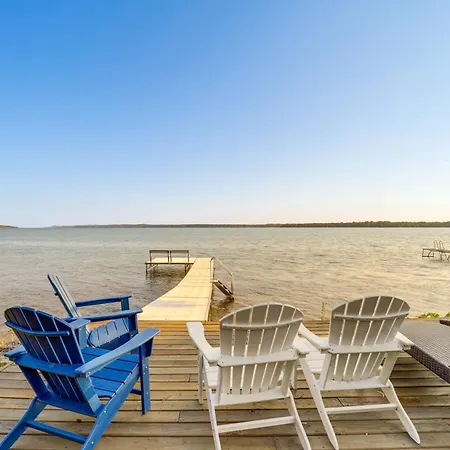 Scenic Cottage With Private Dock On Torch Lake